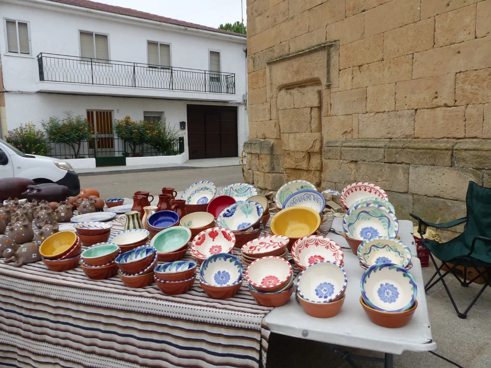 Foto 11 - El II Mercado Tradicional Villa Aurea de Villoria se convierte en gran escaparate artesano y natural en un domingo pre-fiestas con exposici&oacute;n de coches y juegos tradicionales 