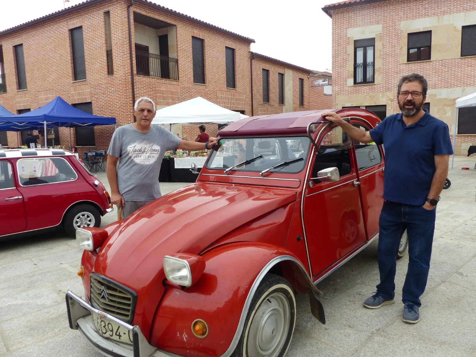 Foto 7 - El II Mercado Tradicional Villa Aurea de Villoria se convierte en gran escaparate artesano y natural en un domingo pre-fiestas con exposici&oacute;n de coches y juegos tradicionales 