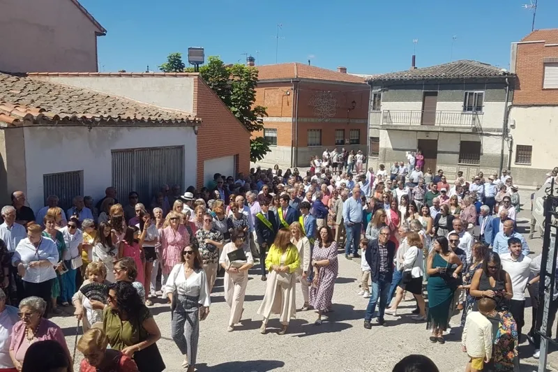 Foto 4 - Macotera arropa de manera multitudinaria a su patrona, la Virgen de la Encina