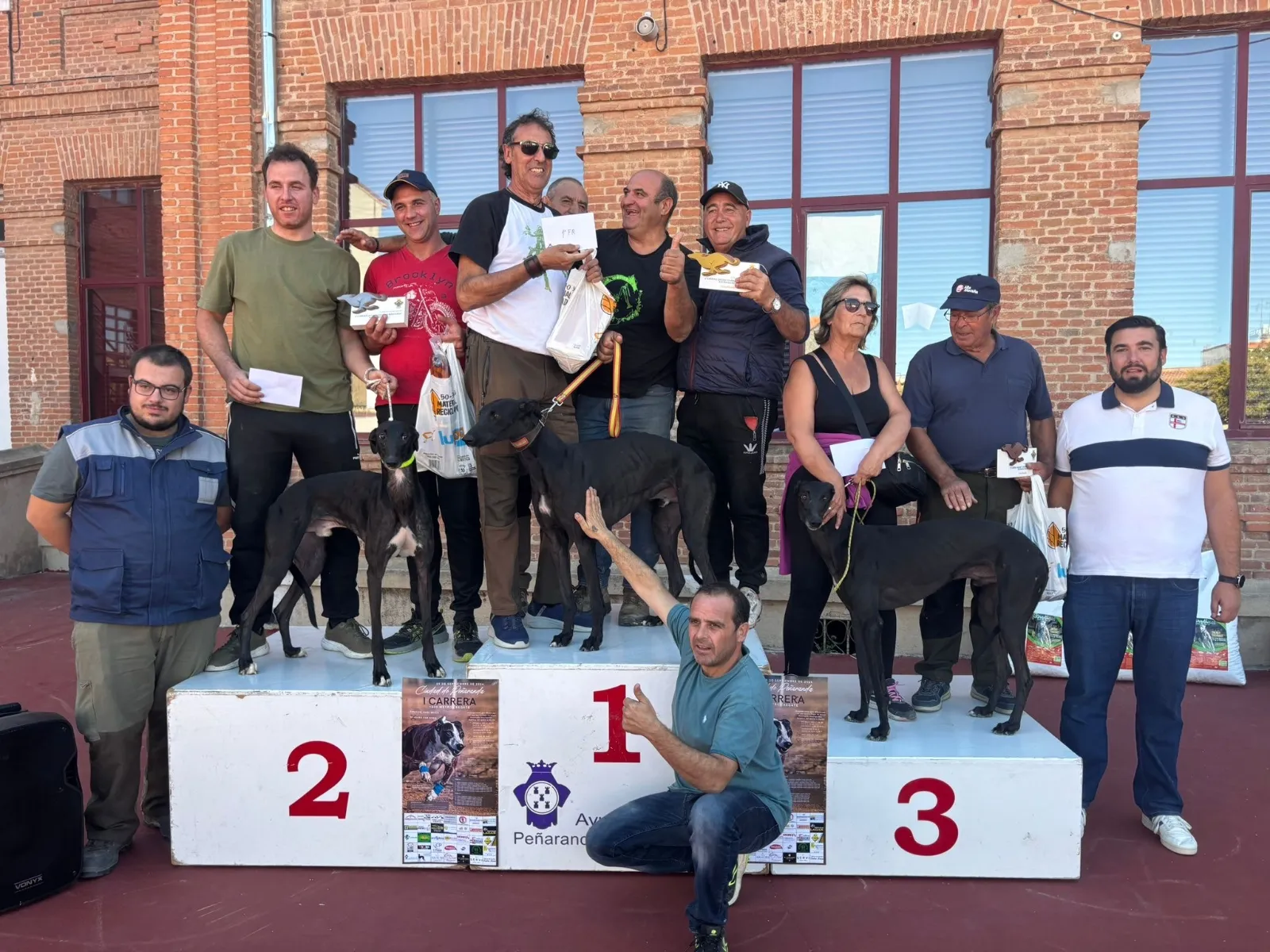 Foto 2 - Exitoso estreno en las fiestas patronales para la I Carrera de galgos &lsquo;Ciudad de Pe&ntilde;aranda&rsquo; 