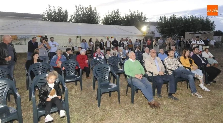 Foto 2 - El Arrabal de San Sebasti&aacute;n rinde tributo a Juan Pablo Mar&iacute;a Sastre en el arranque de sus fiestas