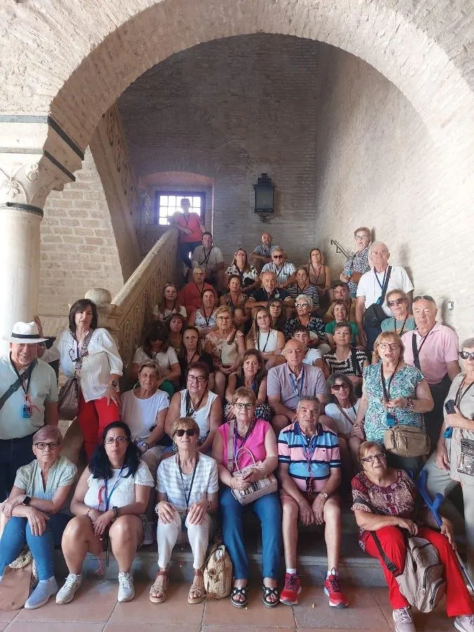 Foto 2 - 61 personas disfrutan de C&aacute;diz de la mano de la Asociaci&oacute;n de Vecinos del Barrio Nuevo