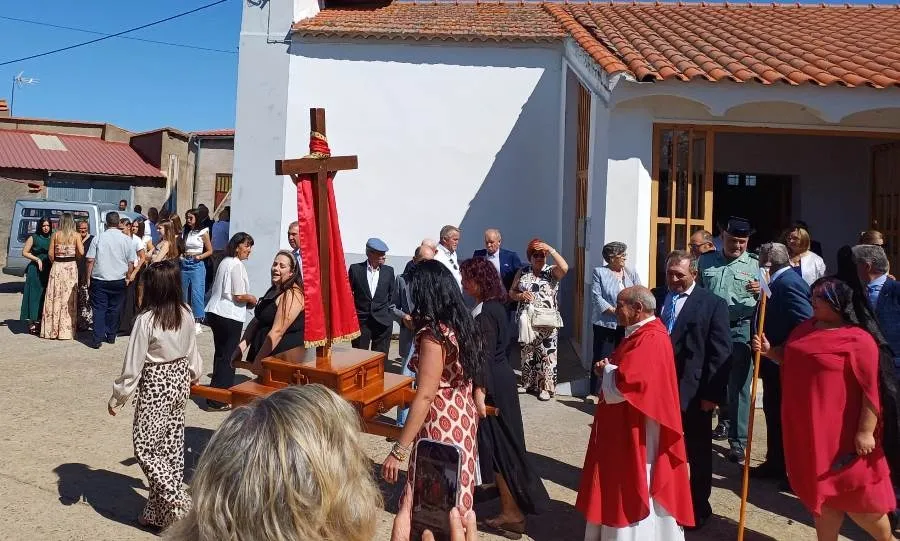 Foto 3 - Diosleguarde se pone sus mejores galas para honrar al Cristo