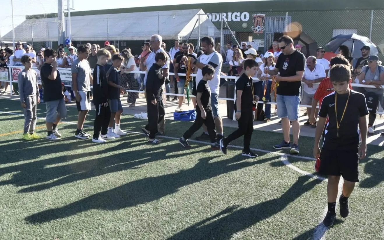 Foto 9 - El EDF Logro&ntilde;o se lleva ante el Ciudad Rodrigo A la categor&iacute;a Alev&iacute;n del VI Torneo To&ntilde;ete