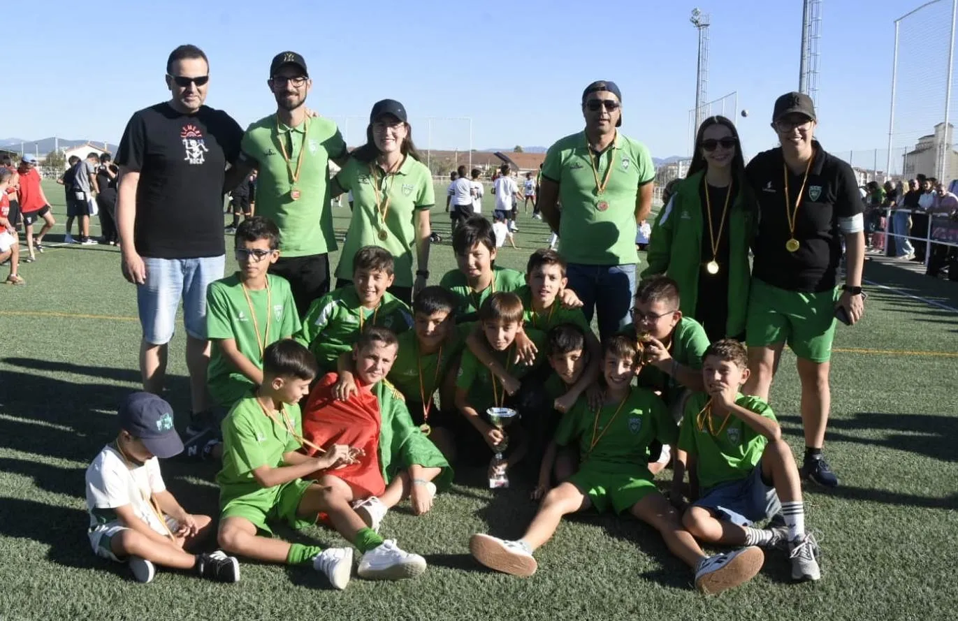Foto 8 - El EDF Logro&ntilde;o se lleva ante el Ciudad Rodrigo A la categor&iacute;a Alev&iacute;n del VI Torneo To&ntilde;ete