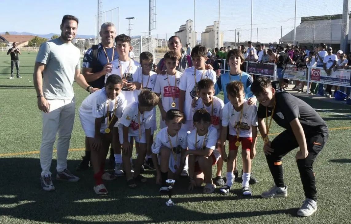 Foto 6 - El EDF Logro&ntilde;o se lleva ante el Ciudad Rodrigo A la categor&iacute;a Alev&iacute;n del VI Torneo To&ntilde;ete
