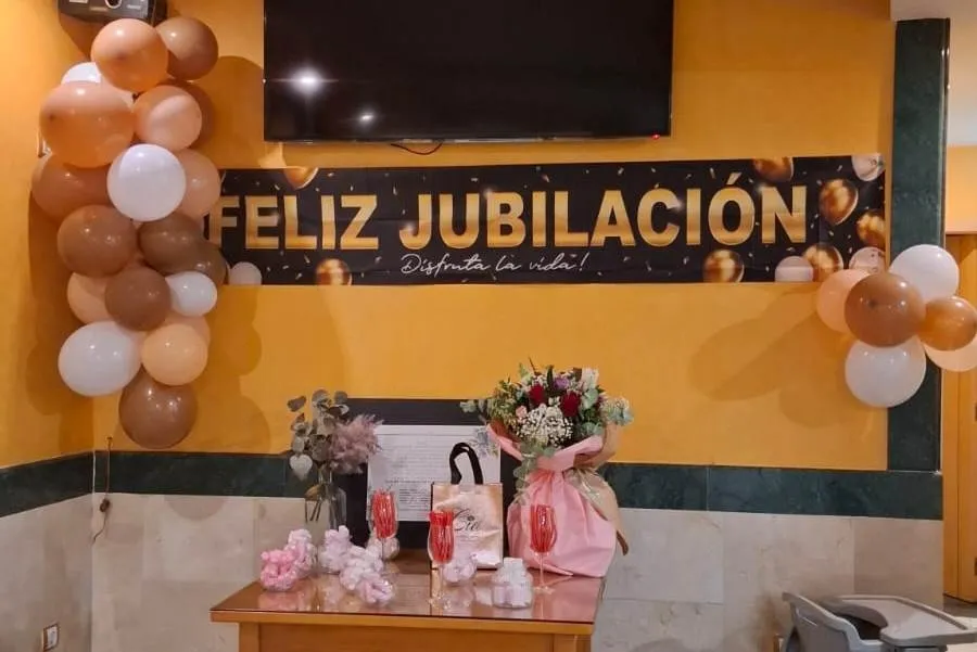 Foto 8 - Bel&eacute;n G&oacute;mez celebra su jubilaci&oacute;n junto a la que ha sido su familia laboral