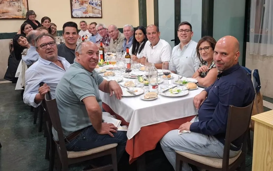 Foto 9 - Bel&eacute;n G&oacute;mez celebra su jubilaci&oacute;n junto a la que ha sido su familia laboral