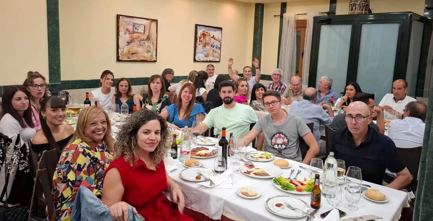 Foto 10 - Bel&eacute;n G&oacute;mez celebra su jubilaci&oacute;n junto a la que ha sido su familia laboral