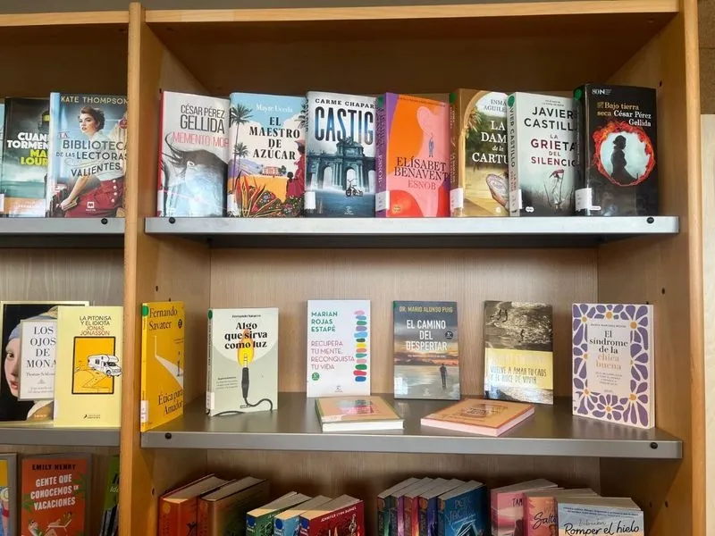 Foto 5 - Carbajosa incorpora a su Biblioteca municipal m&aacute;s de 150 nuevos t&iacute;tulos de las &uacute;ltimas novedades literarias