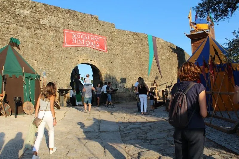 Murallas con Historia: Conocer Sortelha en días de ambiente medieval 