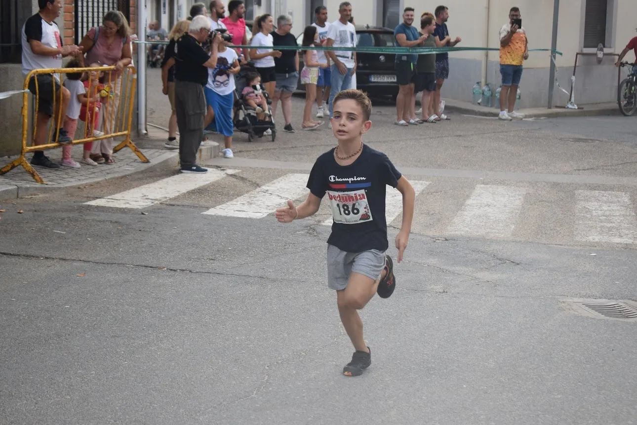 Foto 4 - Juan San Jos&eacute; y Marina S&aacute;nchez se llevan la exitosa IX Carrera Solidaria Virgen de la Vega de Villoria