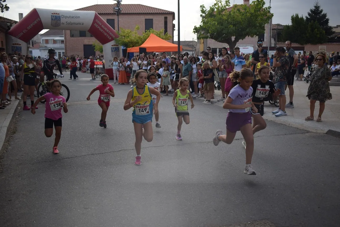 Foto 5 - Juan San Jos&eacute; y Marina S&aacute;nchez se llevan la exitosa IX Carrera Solidaria Virgen de la Vega de Villoria