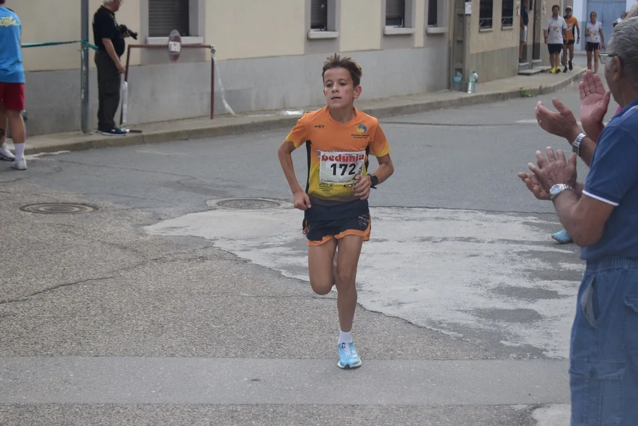 Foto 10 - Juan San Jos&eacute; y Marina S&aacute;nchez se llevan la exitosa IX Carrera Solidaria Virgen de la Vega de Villoria