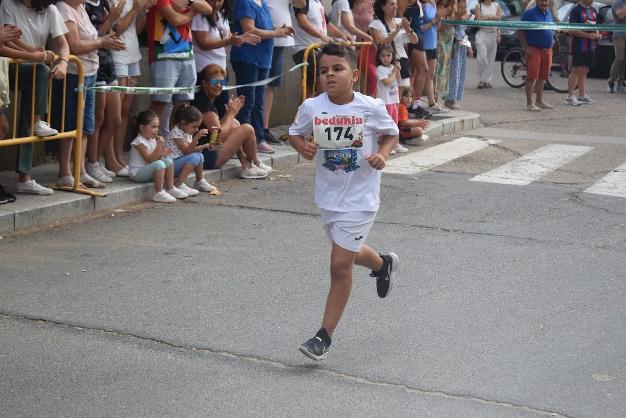 Foto 11 - Juan San Jos&eacute; y Marina S&aacute;nchez se llevan la exitosa IX Carrera Solidaria Virgen de la Vega de Villoria