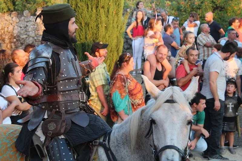 Murallas con Historia: Conocer Sortelha en días de ambiente medieval 