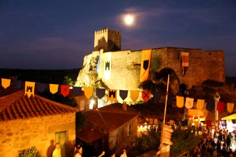 Murallas con Historia: Conocer Sortelha en días de ambiente medieval 