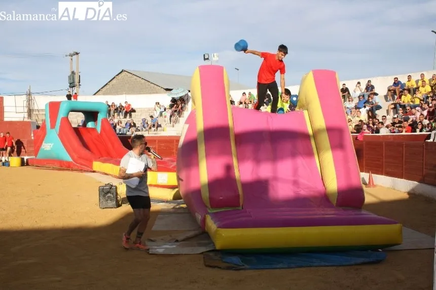Foto 3 - Carcajadas, gran ambiente y gradas llenas para disfrutar con el Gran Prix de pe&ntilde;as en Villoria