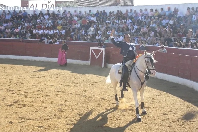 Foto 4 - Emotiva y disfrutona tarde en Villoria y su Festival Taurino, con Mar&iacute;a 'La Princesa Guerrera' recibiendo cari&ntilde;o a manos llenas