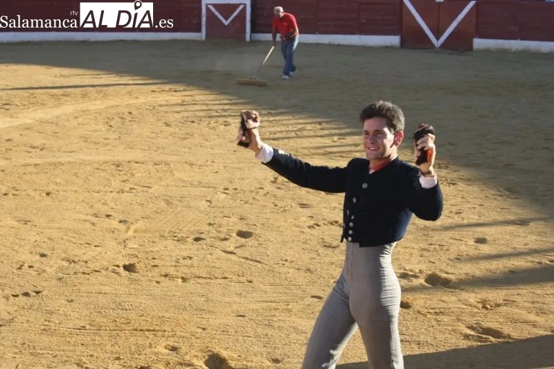 Foto 2 - Emotiva y disfrutona tarde en Villoria y su Festival Taurino, con Mar&iacute;a 'La Princesa Guerrera' recibiendo cari&ntilde;o a manos llenas