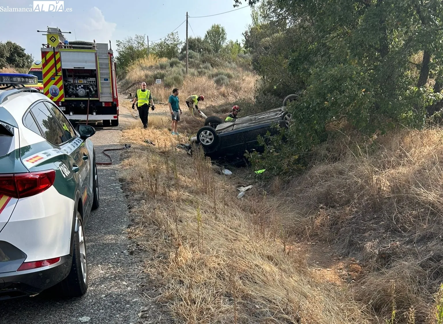 Aparatoso accidente en la CL-517 en las proximidades del camping de Lumbrales
