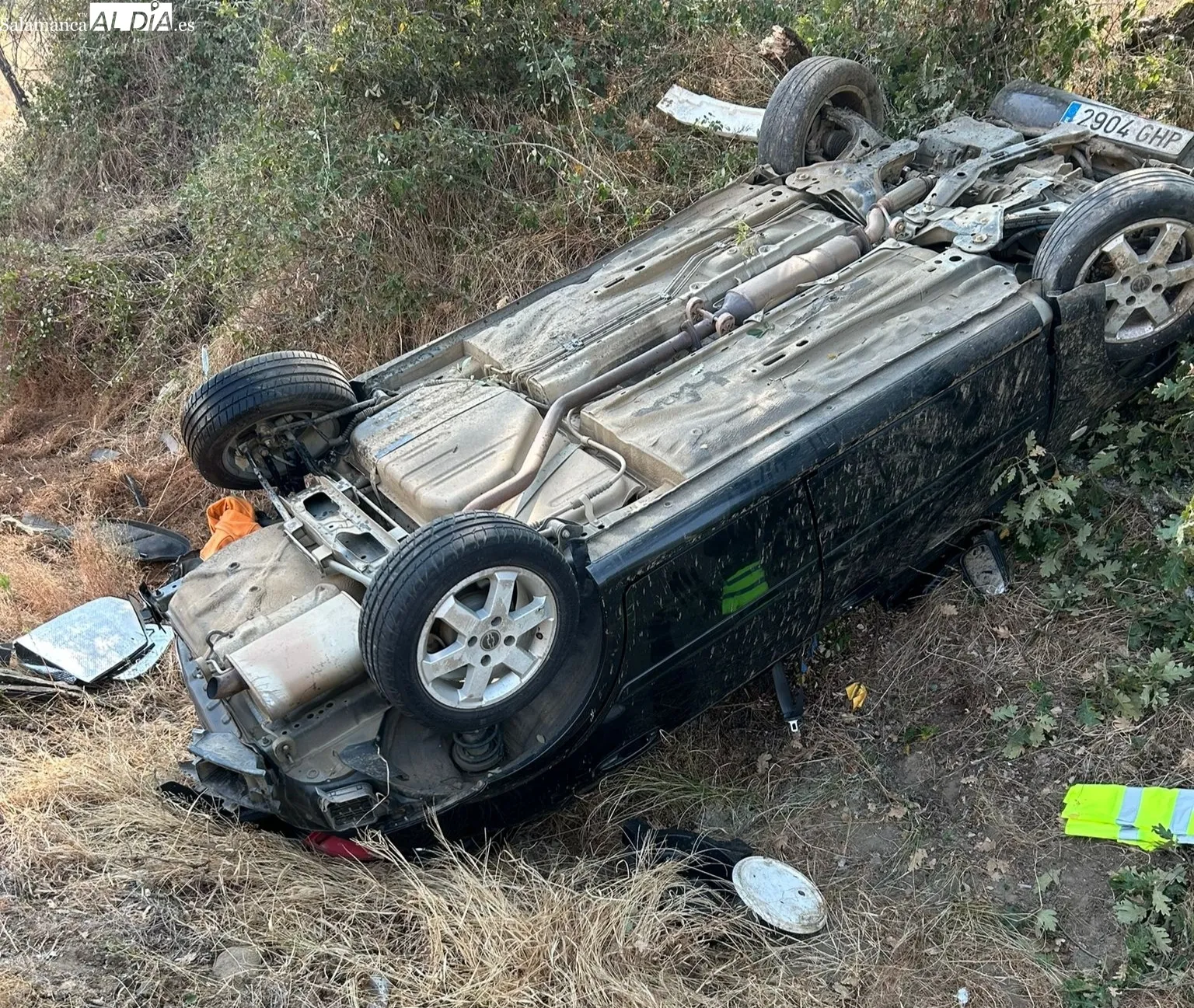 Aparatoso accidente en la CL-517 en las proximidades del camping de Lumbrales