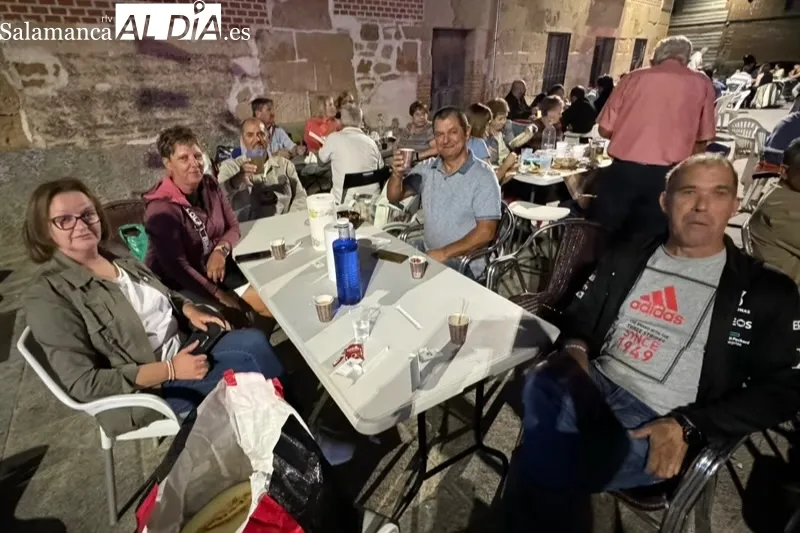 Foto 11 - Villoria disfruta como una gran familia de la Merienda de la vaca con la que dicen adi&oacute;s a sus fiestas patronales 
