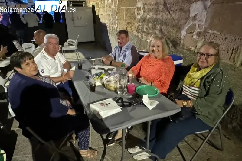 Foto 9 - Villoria disfruta como una gran familia de la Merienda de la vaca con la que dicen adi&oacute;s a sus fiestas patronales 
