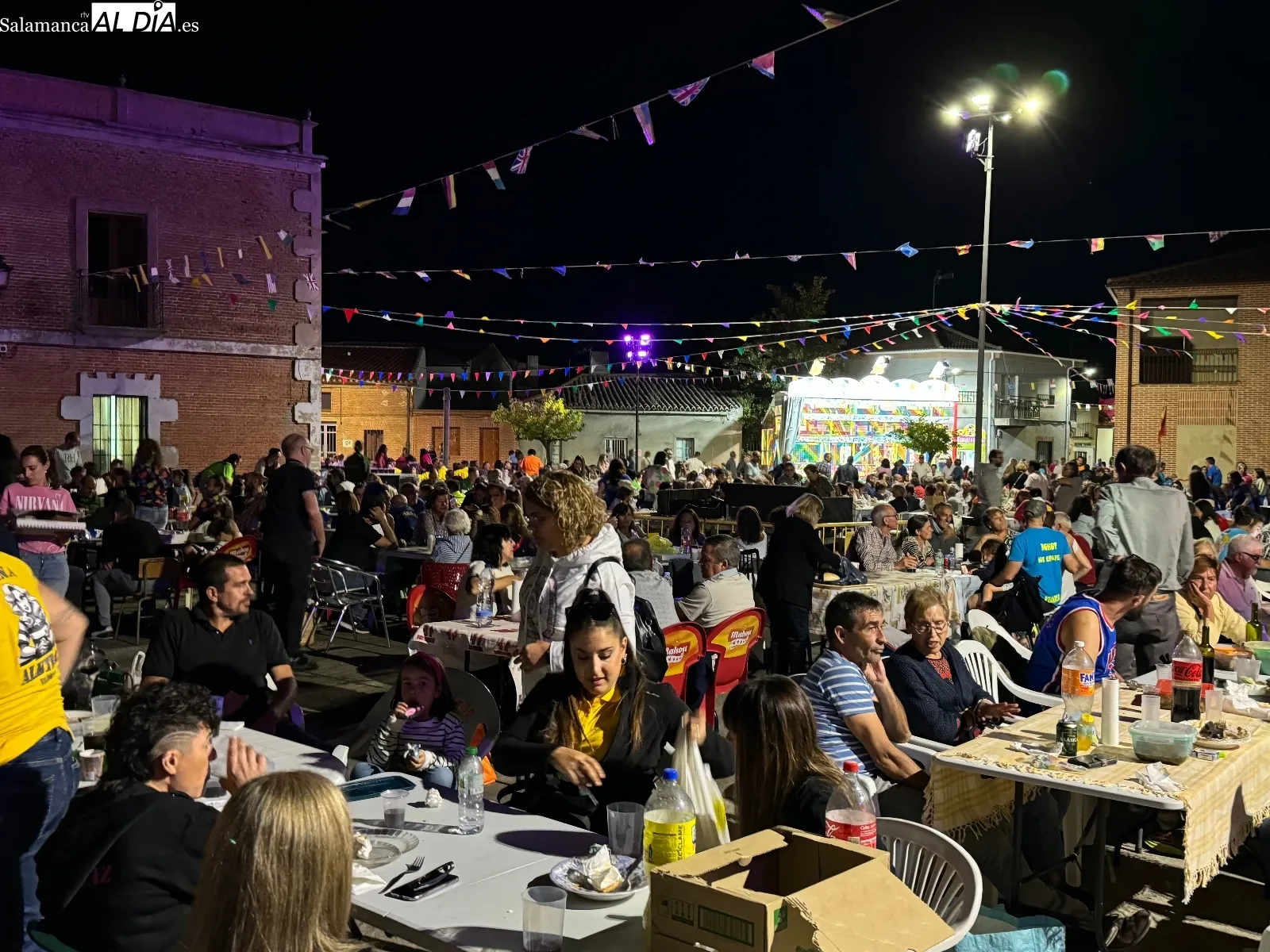 Foto 2 - Villoria disfruta como una gran familia de la Merienda de la vaca con la que dicen adi&oacute;s a sus fiestas patronales 
