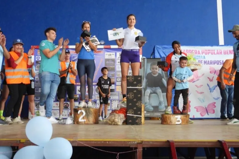 Foto 3 - Miguel Rubio y Mar&iacute;a G&oacute;mez coronan la II Carrera Popular Ben&eacute;fica &lsquo;Pe&ntilde;arandilla con la Piel De Mariposa&rsquo;