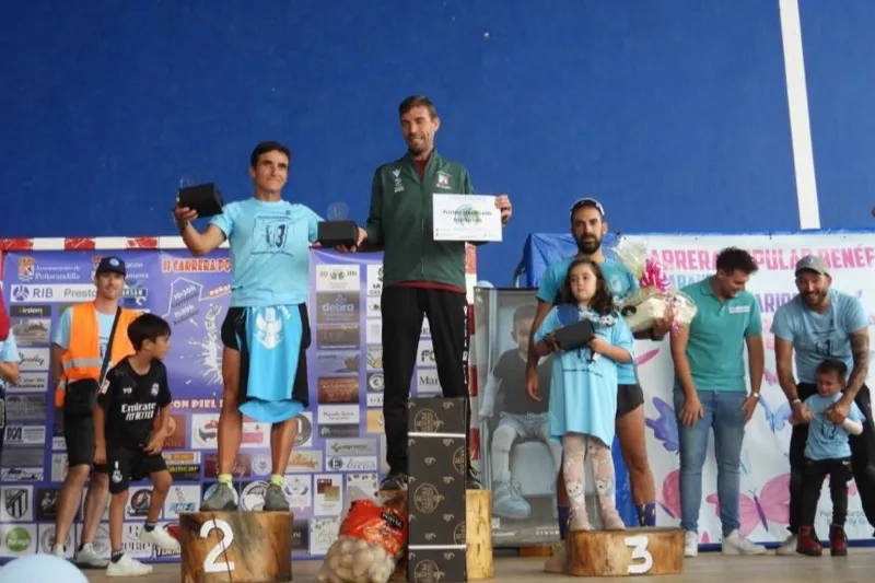 Foto 2 - Miguel Rubio y Mar&iacute;a G&oacute;mez coronan la II Carrera Popular Ben&eacute;fica &lsquo;Pe&ntilde;arandilla con la Piel De Mariposa&rsquo;