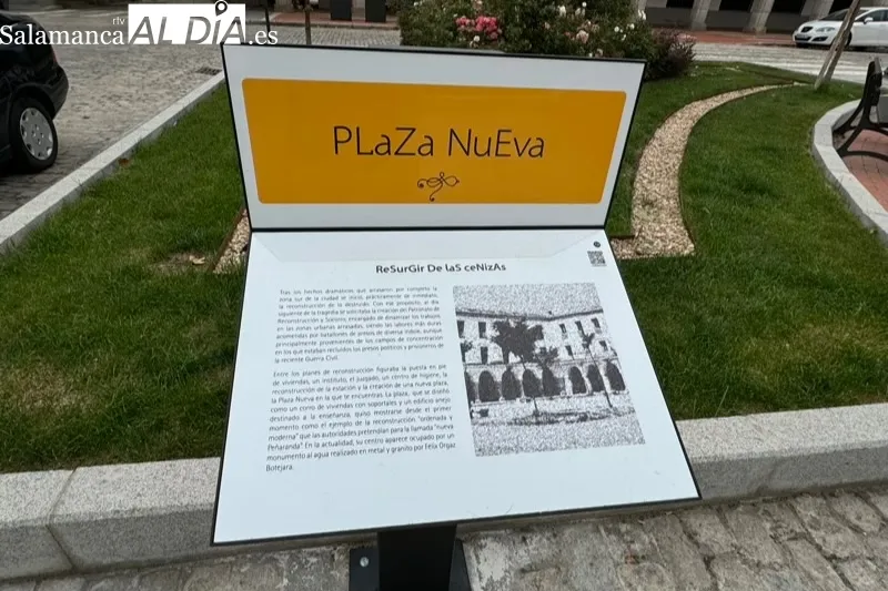 Foto 3 - Las placas con la historia de la Plaza Nueva se hacen realidad tres a&ntilde;os y medio despu&eacute;s de ser pedidas