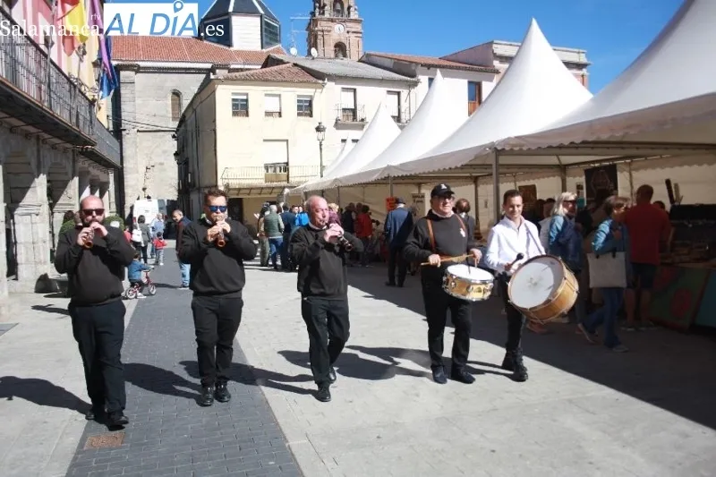 Foto 3 - Pe&ntilde;aranda da la bienvenida a su II Feria Agroalimentaria con gran ambiente y apostando por ser un gran escaparate 