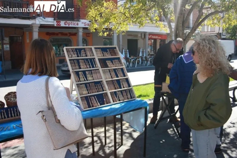 Foto 5 - El XVI Encuentro de Encajeras vuelve multitudinario, con cerca de 200 participantes y reivindicando la tradici&oacute;n