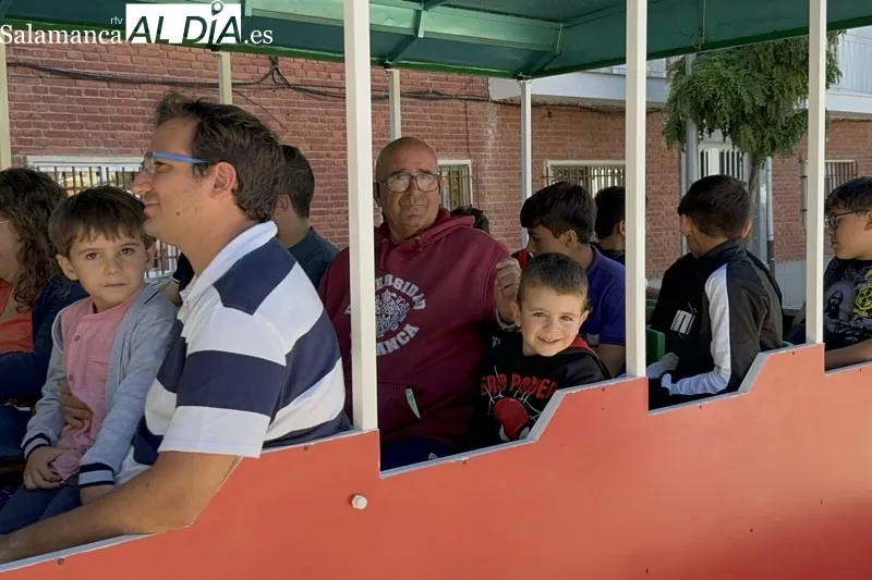 Foto 5 - Diversi&oacute;n para grandes y peque&ntilde;os con el gran Parque Infantil de juegos y el tren mec&aacute;nico, inamovible en las fiestas patronales