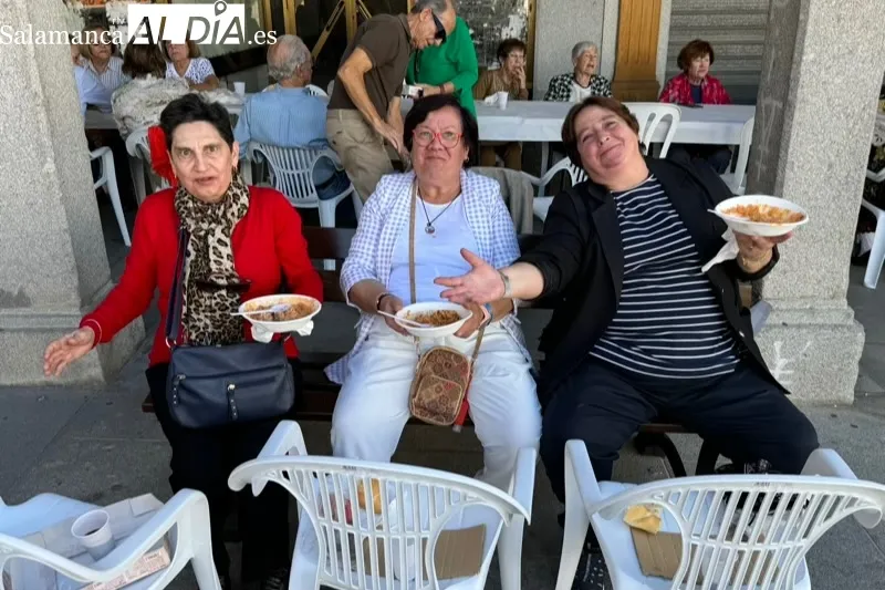 Foto 4 - Cerca de 1.200 platos solidarios de arroz al se&ntilde;orito para festejar a San Miguel en Pe&ntilde;aranda
