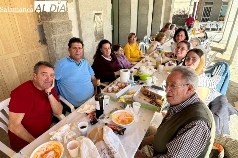Foto 2 - Cerca de 1.200 platos solidarios de arroz al se&ntilde;orito para festejar a San Miguel en Pe&ntilde;aranda