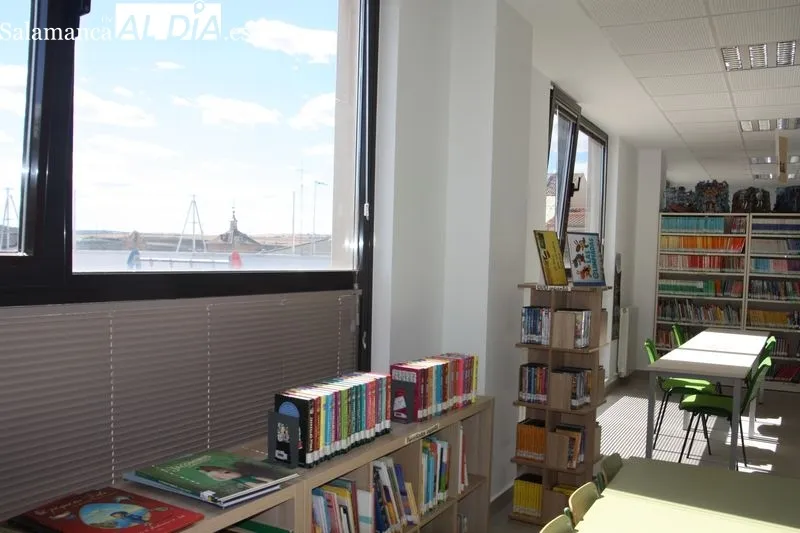 Foto 3 - La biblioteca municipal de Alba de Tormes estrena nuevas instalaciones m&aacute;s amplias y modernas
