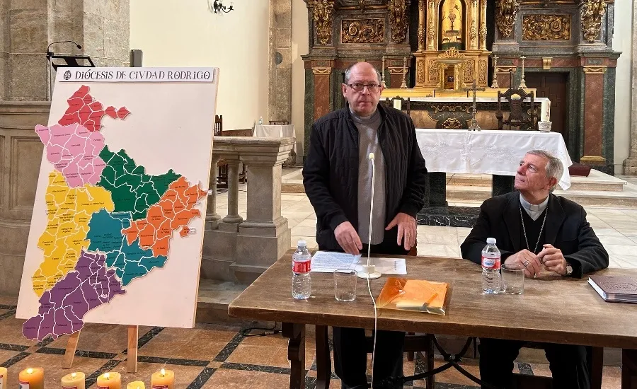 Foto 4 - La Di&oacute;cesis anima a &lsquo;Caminar con alegr&iacute;a&rsquo; en la concurrida apertura del Curso Pastoral