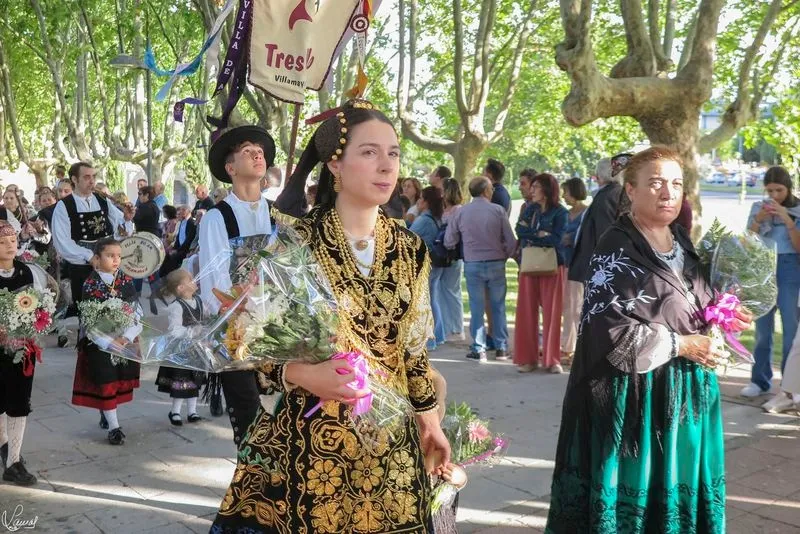 Ofrenda floral a la Virgen de la Vega en Salamanca. Foto de Manuel Lamas