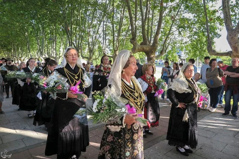 Ofrenda floral a la Virgen de la Vega en Salamanca. Foto de Manuel Lamas