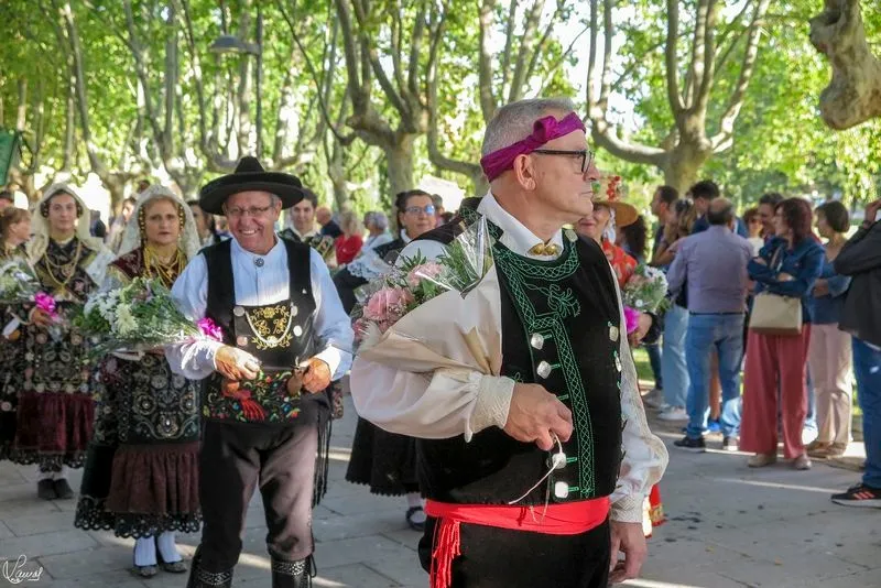 Ofrenda floral a la Virgen de la Vega en Salamanca. Foto de Manuel Lamas