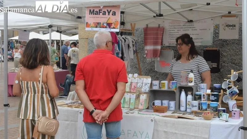 Foto 8 - Lumbrales vive un animado cierre de fiestas con la feria hort&iacute;cola y una comida solidaria