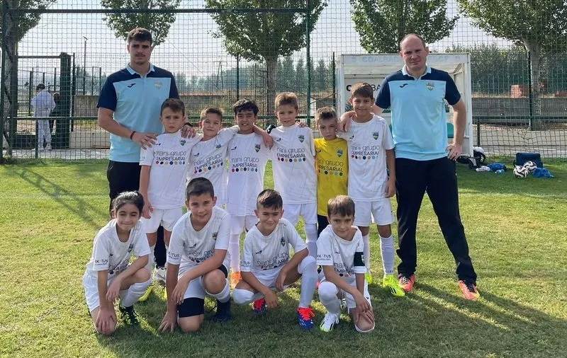 Foto 4 - El Alba de Tormes CF bate r&eacute;cord de jugadores en la nueva temporada