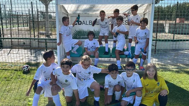 Foto 2 - El Alba de Tormes CF bate r&eacute;cord de jugadores en la nueva temporada