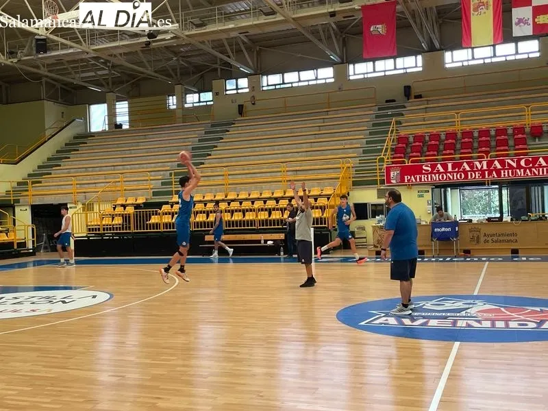 Primer entrenamiento de pretemporada del Avenida Xoborg. Foto: Miguel González