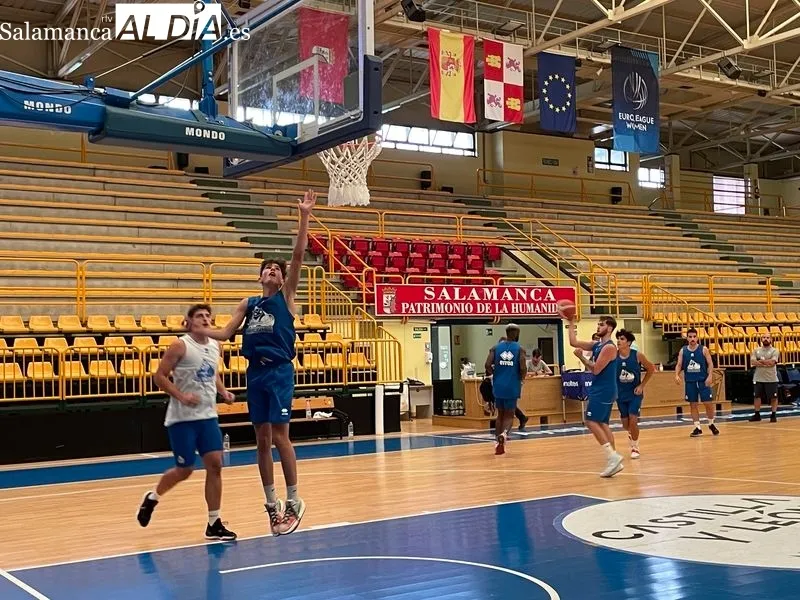 Primer entrenamiento de pretemporada del Avenida Xoborg. Foto: Miguel González
