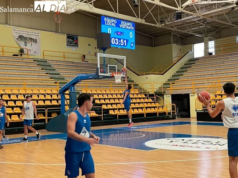 Primer entrenamiento de pretemporada del Avenida Xoborg. Foto: Miguel González