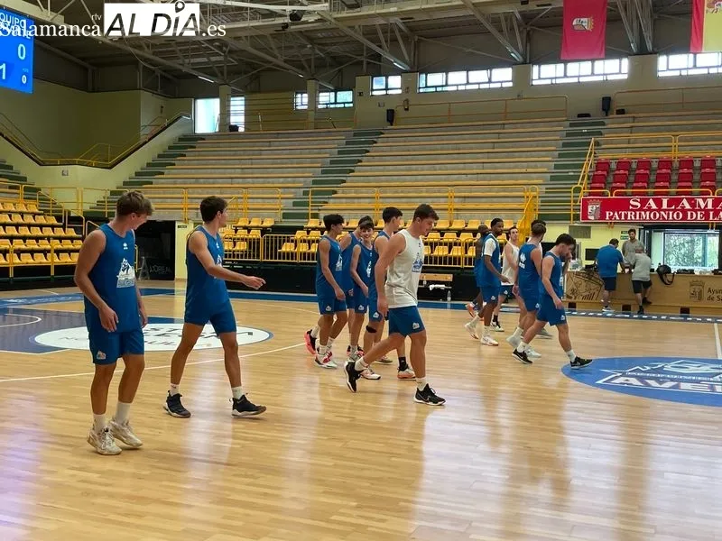 Primer entrenamiento de pretemporada del Avenida Xoborg. Foto: Miguel González