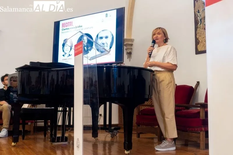 Recital 'Cantos esculpidos. Recordando a Miguel de Unamuno', a cargo del barítono Luis Santana, la actriz Charo López y el pianista Víctor Carbajo. Foto de Carmen Borrego